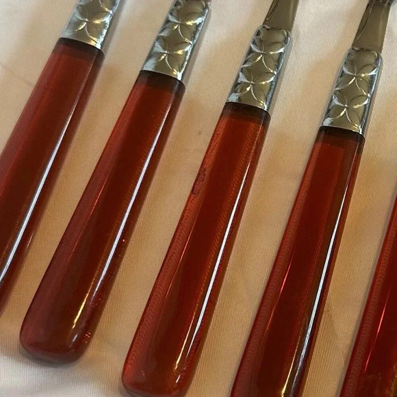 Pier One 39 Piece Stainless Flatware Red Acrylic Handles Mod Floral Embossed - Picture 4 of 14